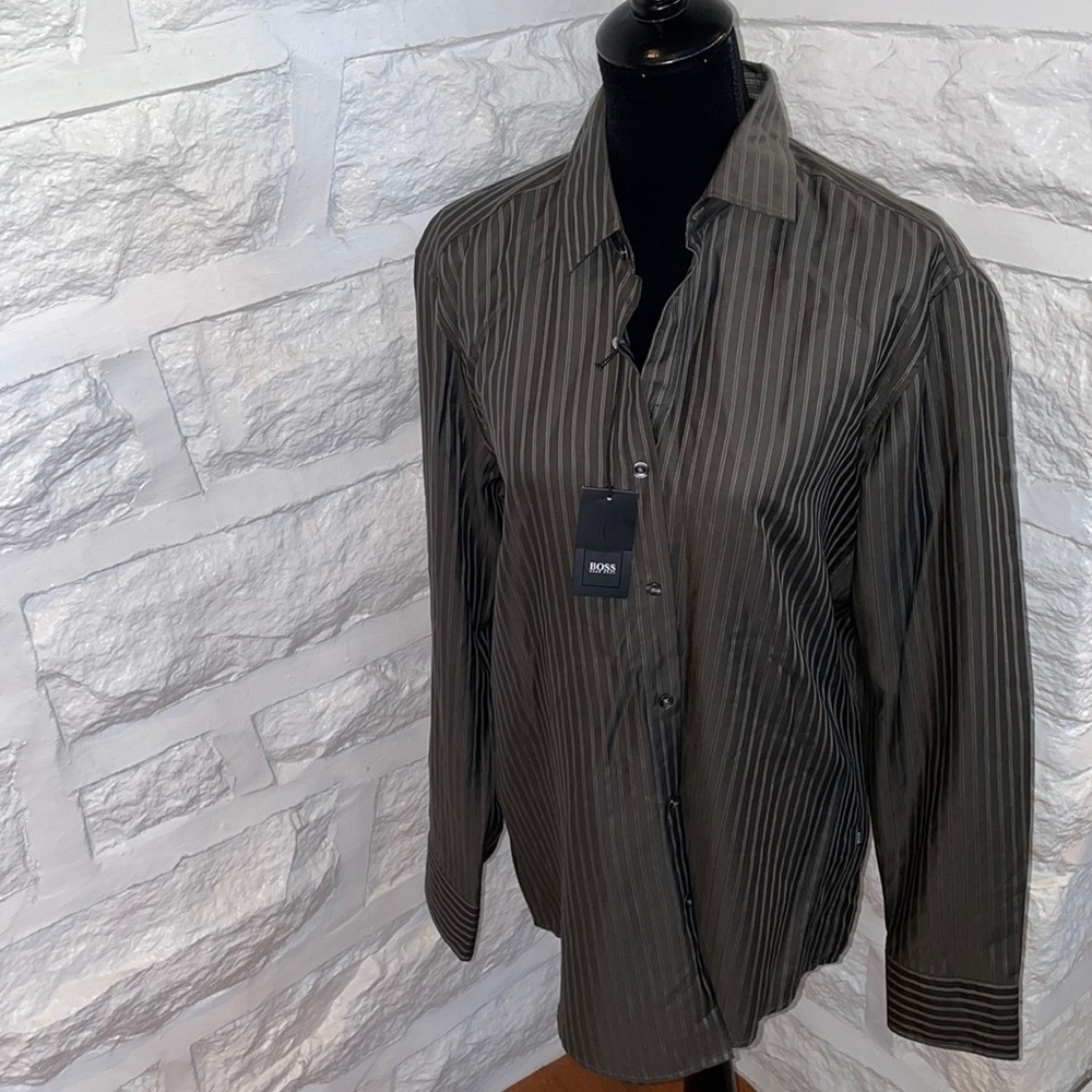 Hugo Boss New with tags regular fit size large